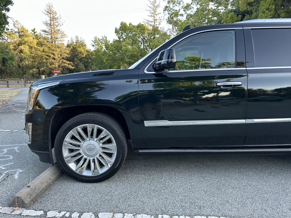 2016 Cadillac Escalade 4th Gen - Image 26 of 31