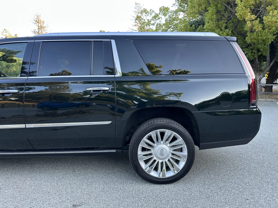 2016 Cadillac Escalade 4th Gen - Image 29 of 31