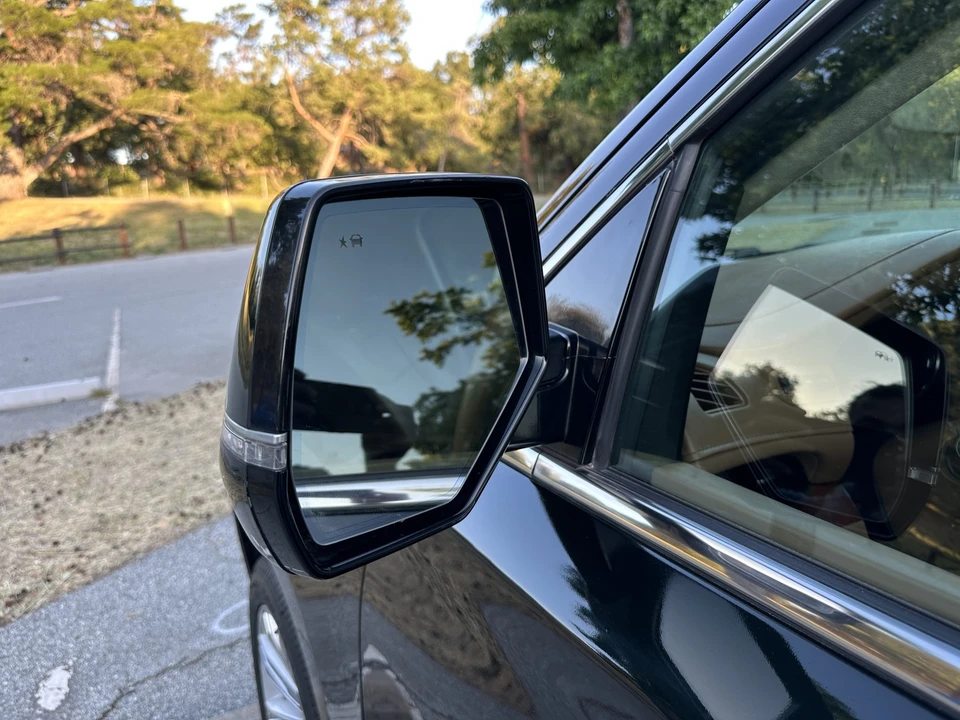 2016 Cadillac Escalade 4th Gen - Image 25 of 31