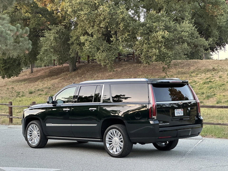 2016 Cadillac Escalade 4th Gen - Image 11 of 31