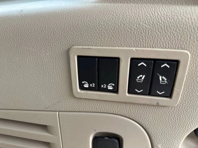 2016 Cadillac Escalade 4th Gen - Image 8 of 12