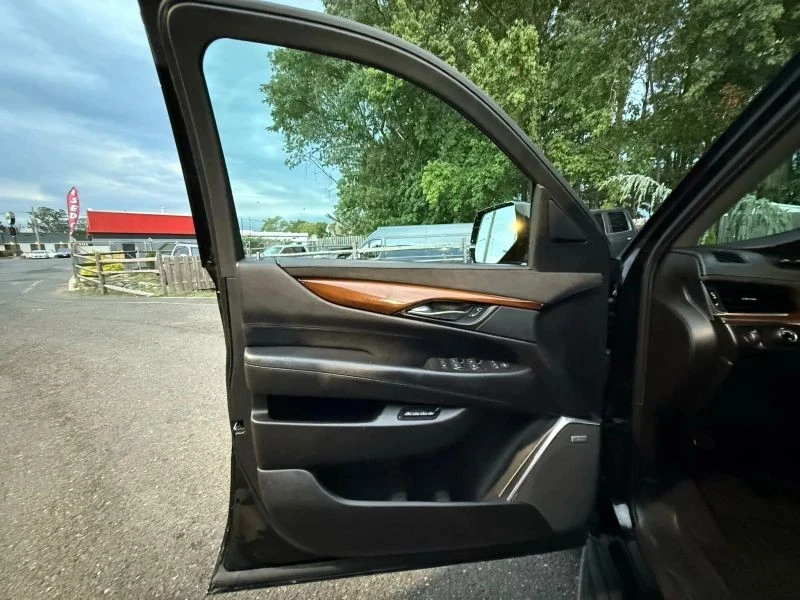 2016 Cadillac Escalade 4th Gen - Image 9 of 12