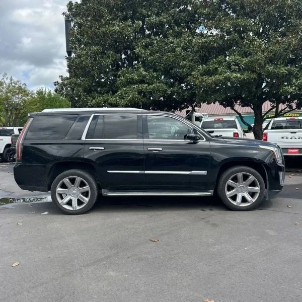 2016 Cadillac Escalade 4th Gen - Image 10 of 12