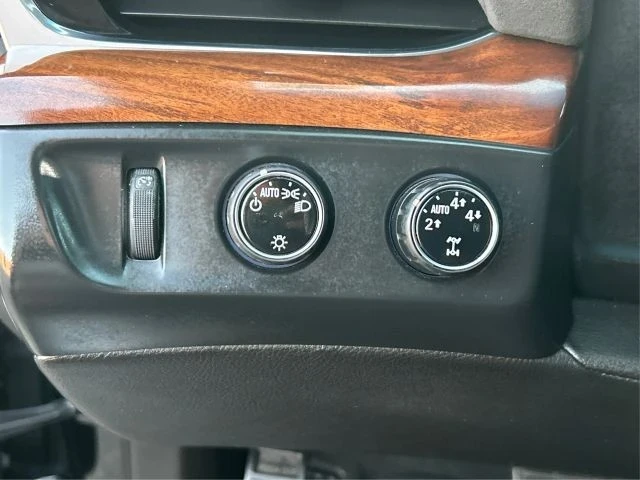 2016 Cadillac Escalade 4th Gen - Image 18 of 21