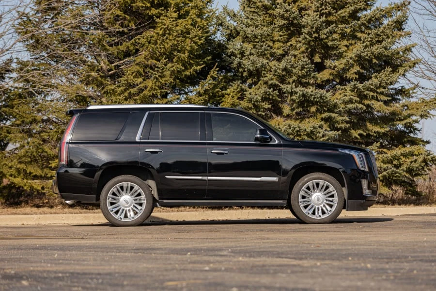 2016 Cadillac Escalade 4th Gen - Image 2 of 31