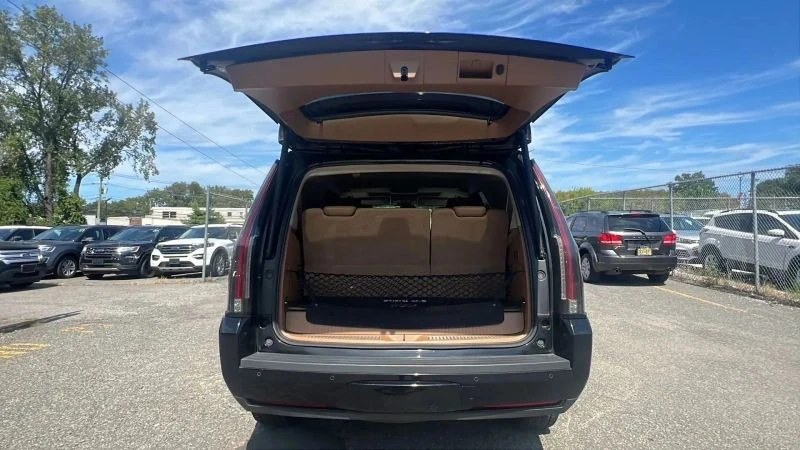 2016 Cadillac Escalade 4th Gen - Image 9 of 12