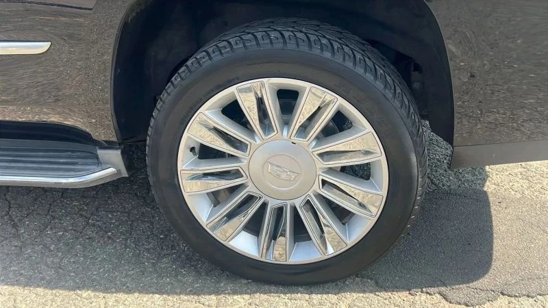 2016 Cadillac Escalade 4th Gen - Image 11 of 12