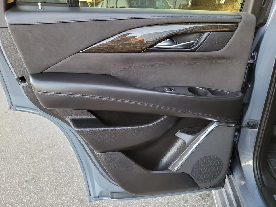 2016 Cadillac Escalade 4th Gen - Image 10 of 12