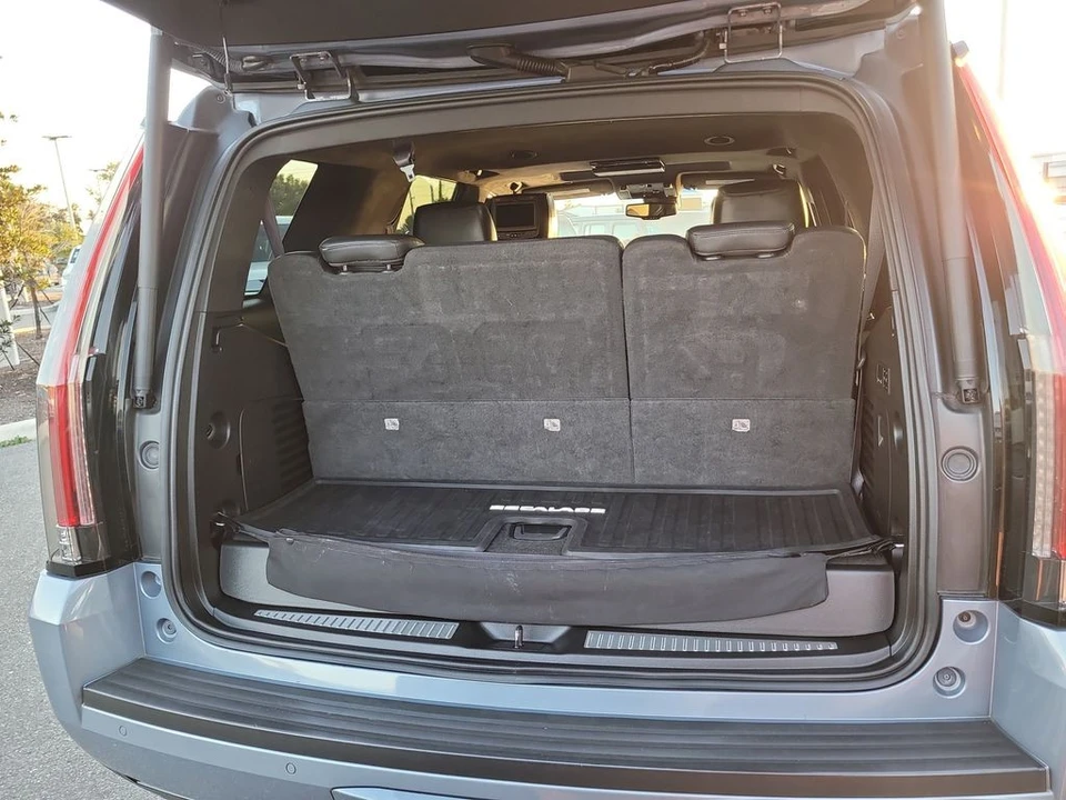 2016 Cadillac Escalade 4th Gen - Image 8 of 12
