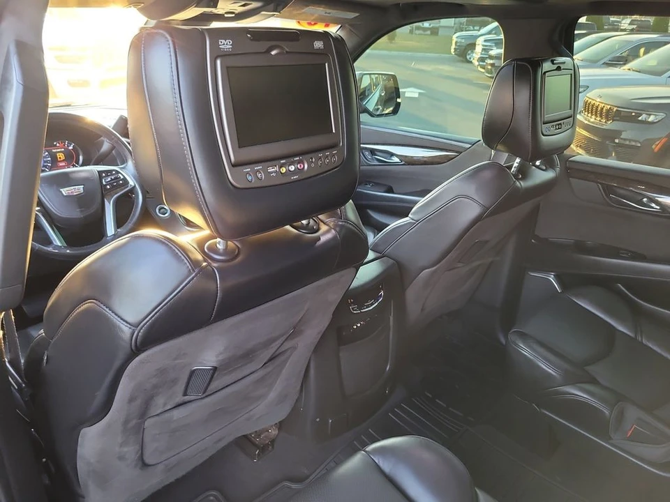 2016 Cadillac Escalade 4th Gen - Image 11 of 12