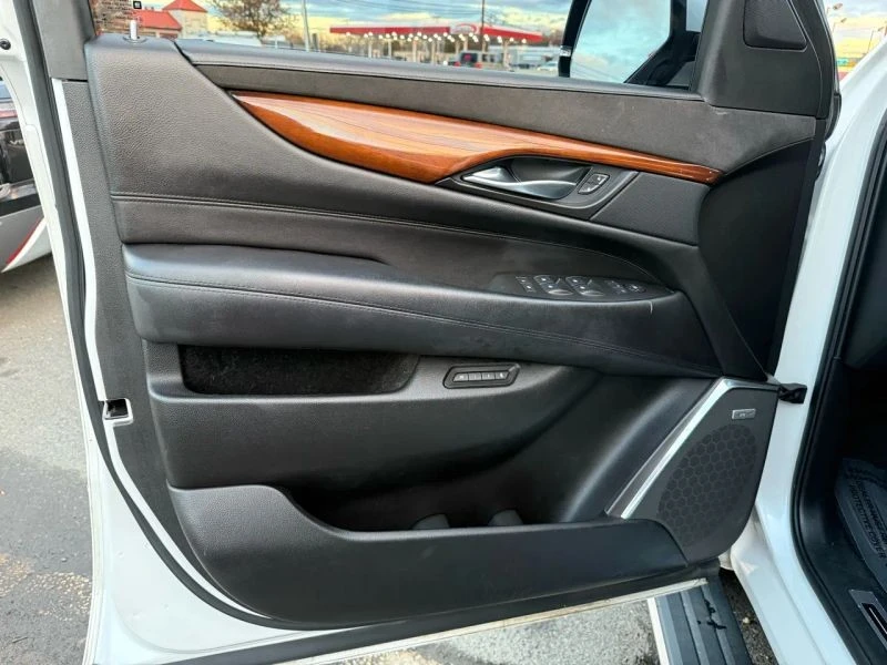 2016 Cadillac Escalade 4th Gen - Image 11 of 12