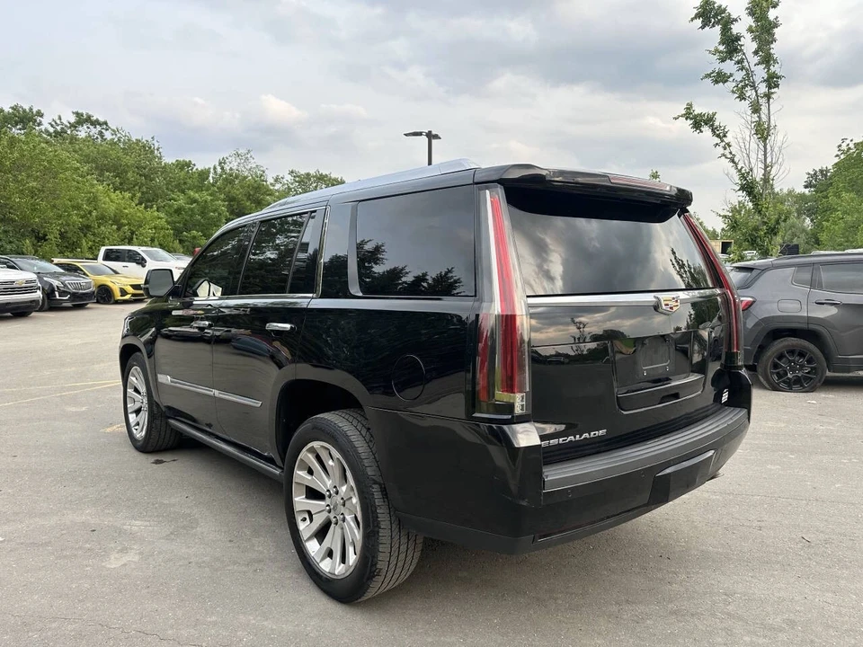 2016 Cadillac Escalade 4th Gen - Image 8 of 12