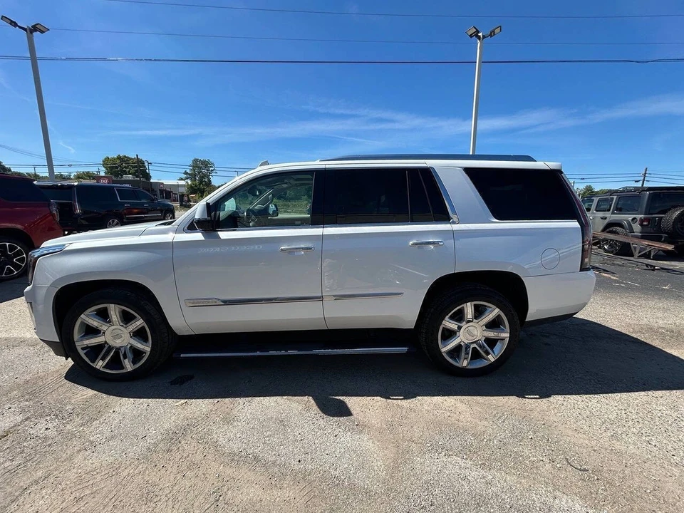 2016 Cadillac Escalade 4th Gen - Image 10 of 12