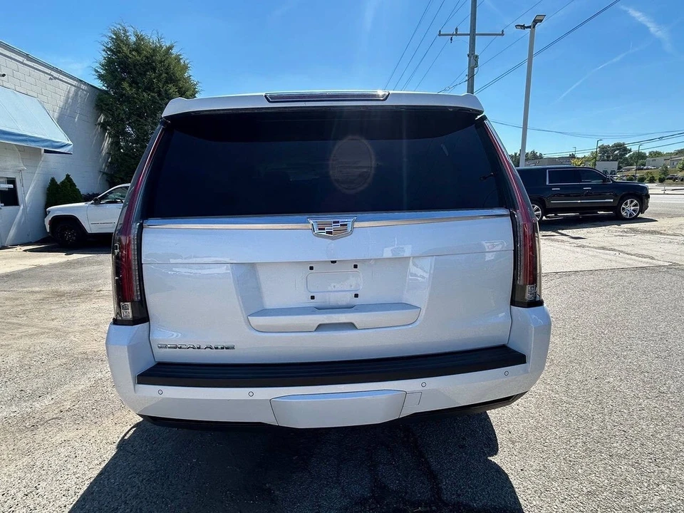 2016 Cadillac Escalade 4th Gen - Image 8 of 12
