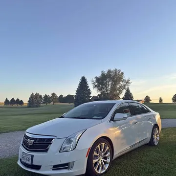 2016 Cadillac XTS Luxury Sedan 4D