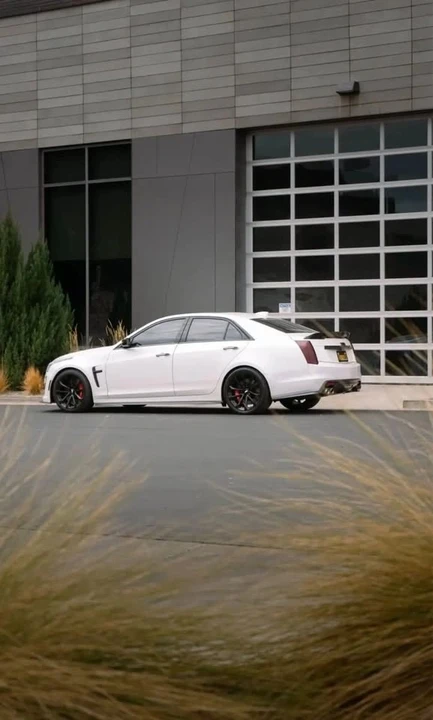 2016 Cadillac CTS-V 3rd Gen - Image 4 of 8