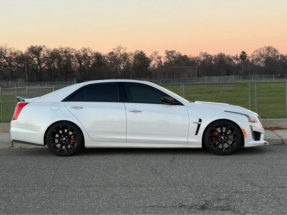 2016 Cadillac CTS-V 3rd Gen - Image 4 of 10