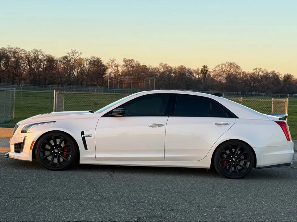 2016 Cadillac CTS-V 3rd Gen - Image 9 of 18