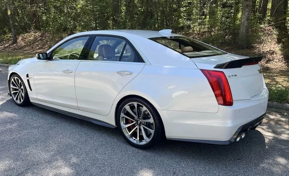 2016 Cadillac CTS-V 3rd Gen - Image 2 of 17