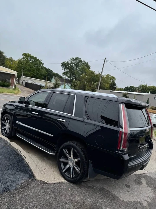 2016 Cadillac Escalade 4th Gen - Image 2 of 3