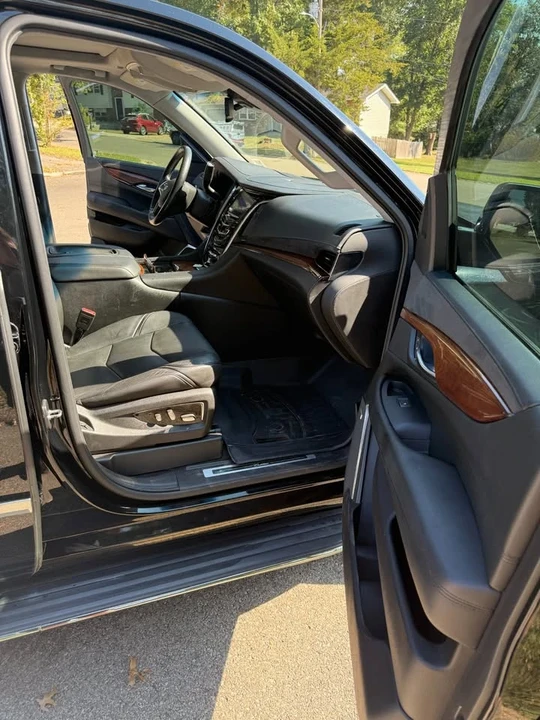 2016 Cadillac Escalade 4th Gen - Image 16 of 17