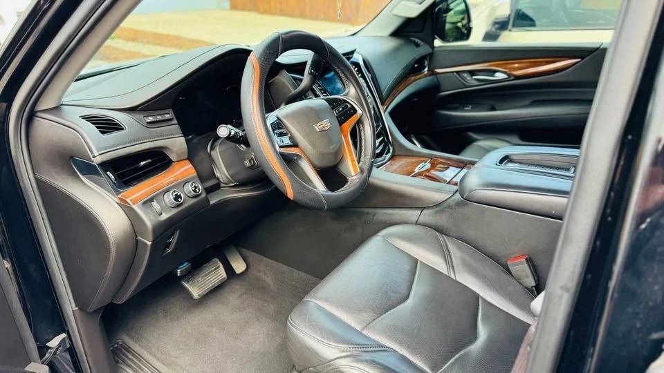 2016 Cadillac Escalade 4th Gen - Image 9 of 9