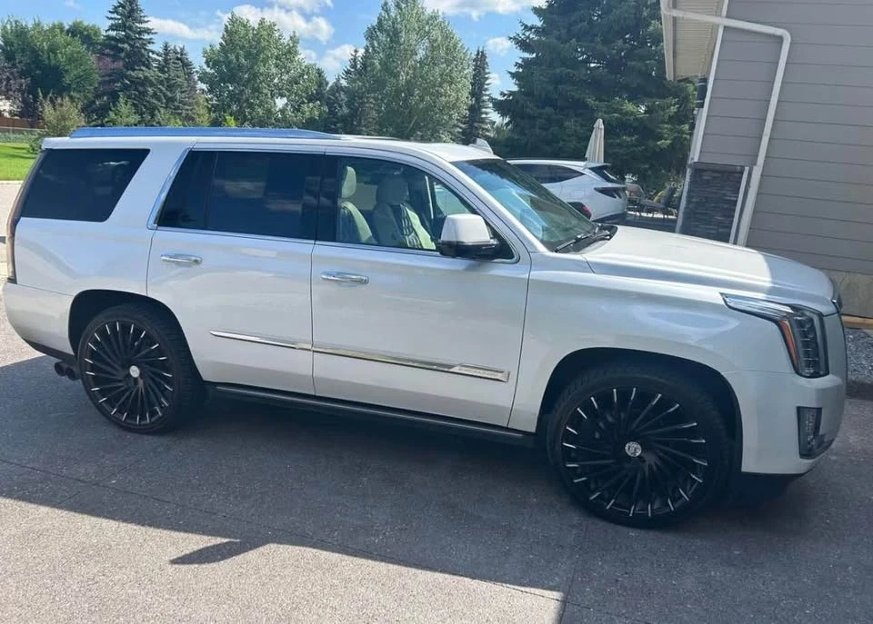 2016 Cadillac Escalade 4th Gen - Image 2 of 9