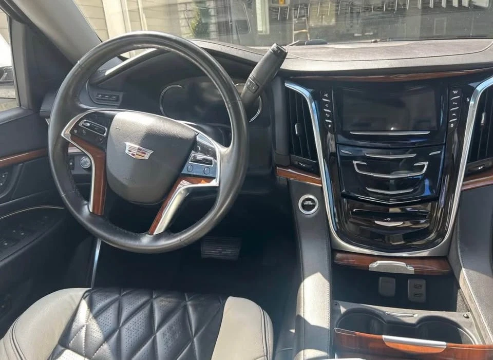 2016 Cadillac Escalade 4th Gen - Image 6 of 9