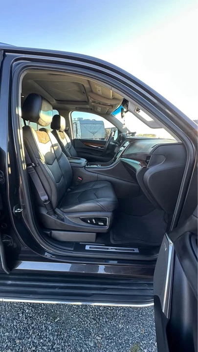 2016 Cadillac Escalade 4th Gen - Image 3 of 16