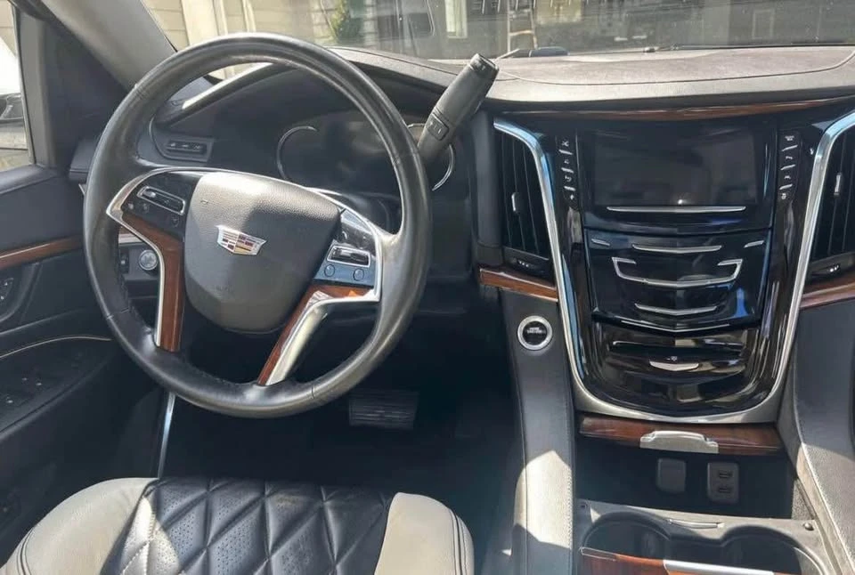 2016 Cadillac Escalade 4th Gen - Image 5 of 7