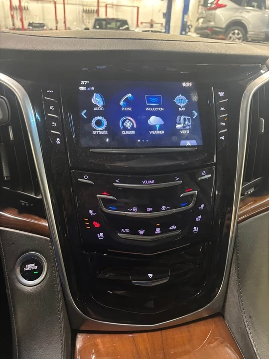 2016 Cadillac Escalade 4th Gen - Image 11 of 18