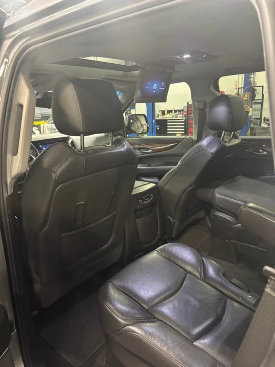 2016 Cadillac Escalade 4th Gen - Image 17 of 18