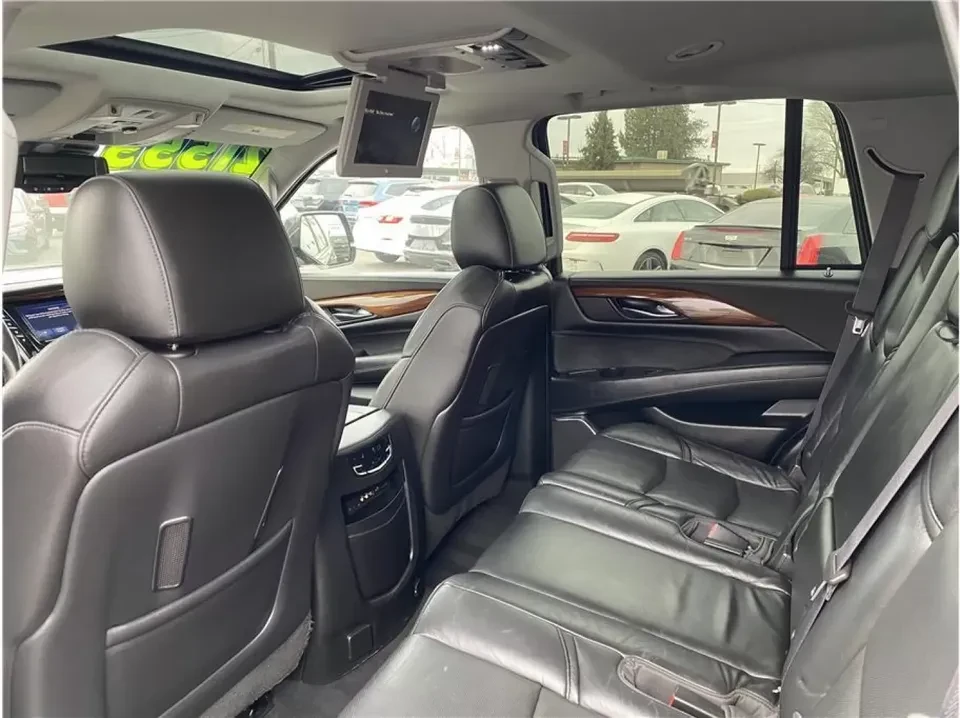 2016 Cadillac Escalade 4th Gen - Image 17 of 19