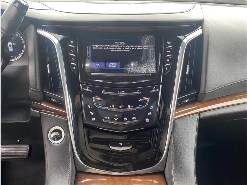 2016 Cadillac Escalade 4th Gen - Image 15 of 19