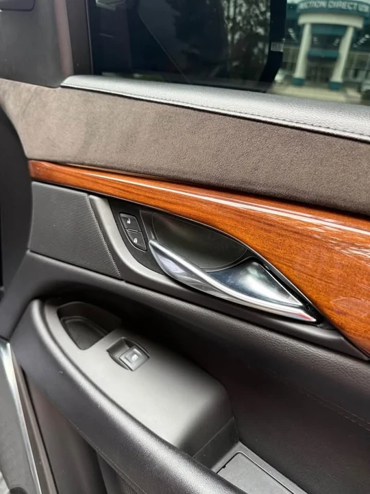 2016 Cadillac Escalade 4th Gen - Image 17 of 18