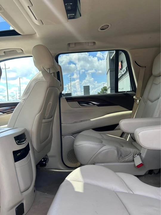 2016 Cadillac Escalade 4th Gen - Image 10 of 18