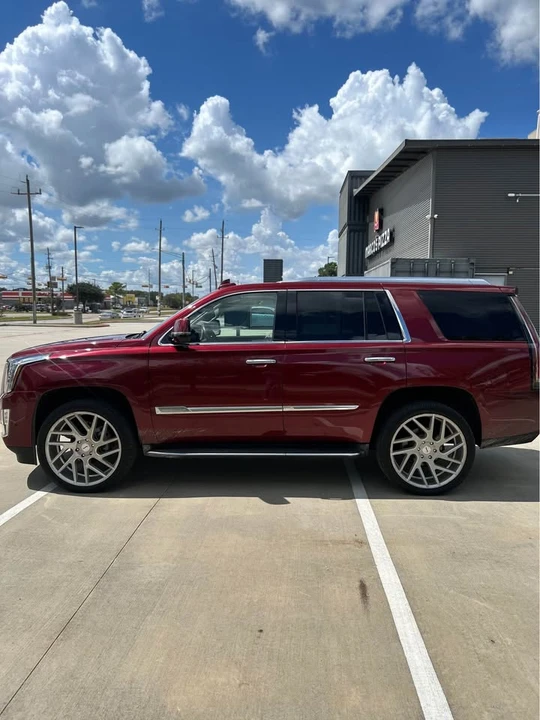 2016 Cadillac Escalade 4th Gen - Image 2 of 18