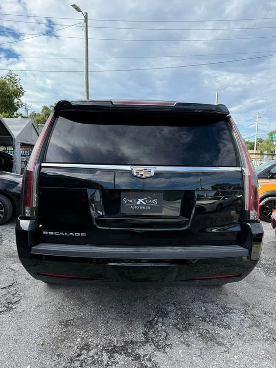 2016 Cadillac Escalade 4th Gen - Image 9 of 20