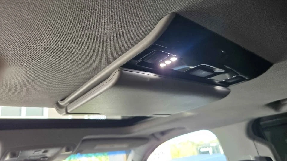 2016 Cadillac Escalade 4th Gen - Image 6 of 12