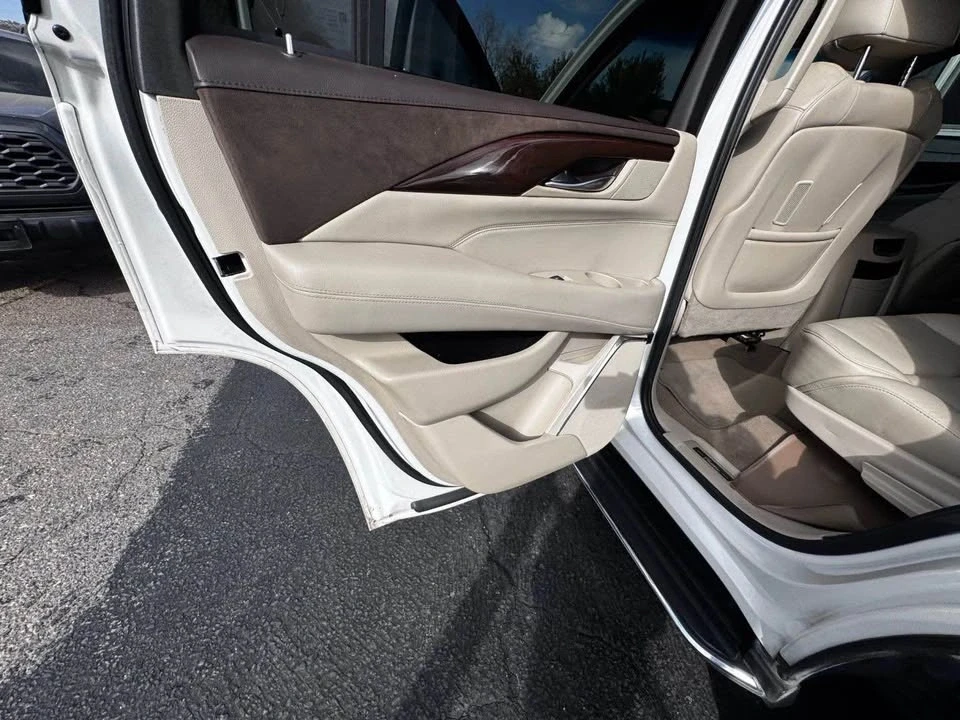 2016 Cadillac Escalade 4th Gen - Image 15 of 19