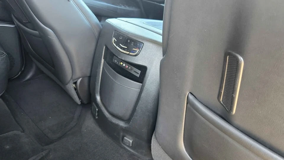 2016 Cadillac Escalade 4th Gen - Image 9 of 12