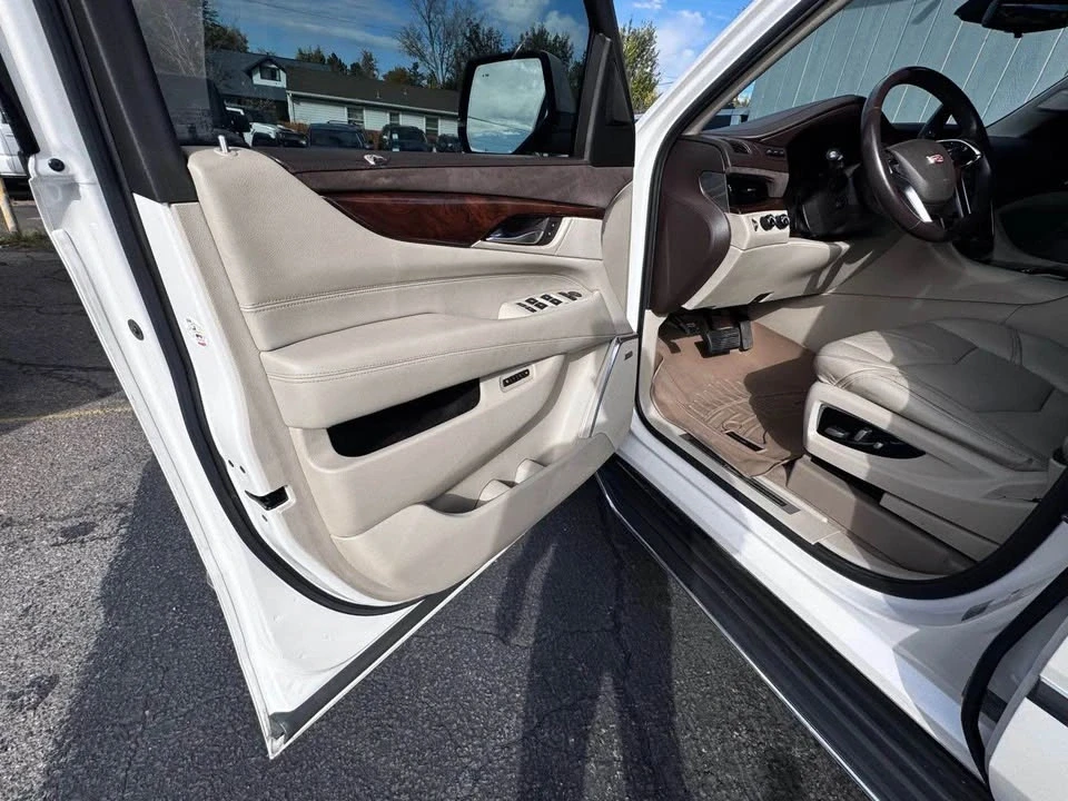 2016 Cadillac Escalade 4th Gen - Image 11 of 19