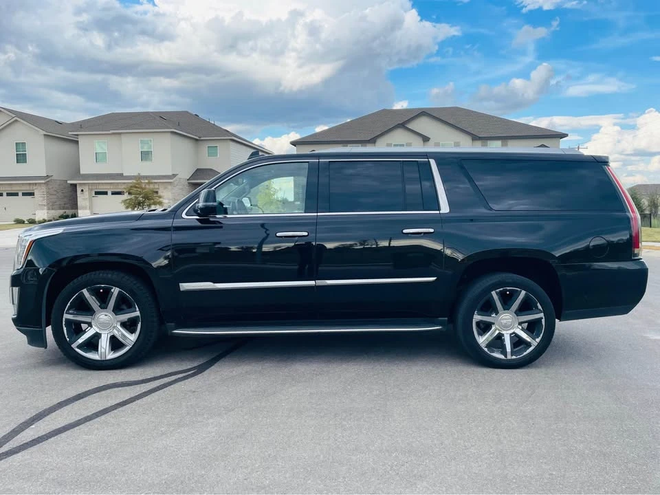 2016 Cadillac Escalade 4th Gen - Image 2 of 16