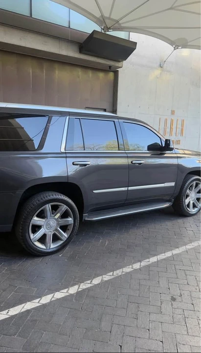 2016 Cadillac Escalade 4th Gen - Image 5 of 9