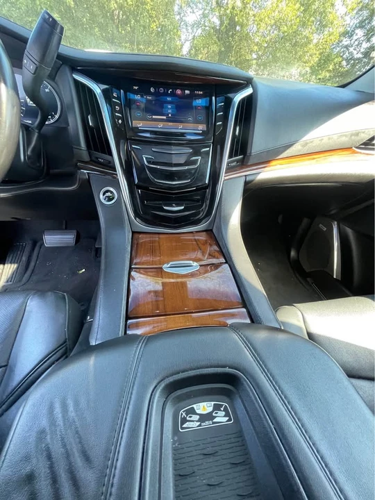 2016 Cadillac Escalade 4th Gen - Image 11 of 19