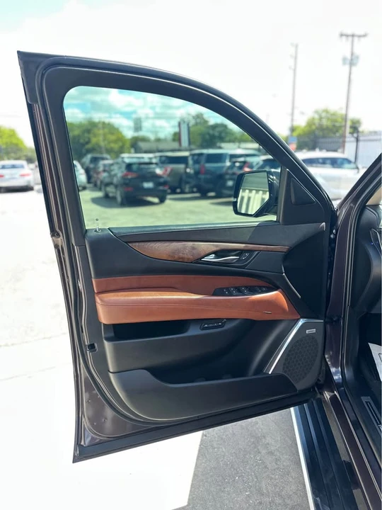 2016 Cadillac Escalade 4th Gen - Image 10 of 16