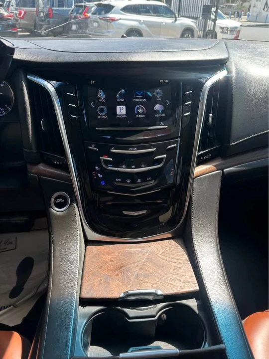 2016 Cadillac Escalade 4th Gen - Image 15 of 16