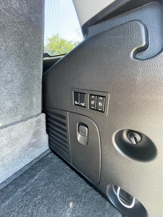 2016 Cadillac Escalade 4th Gen - Image 18 of 19