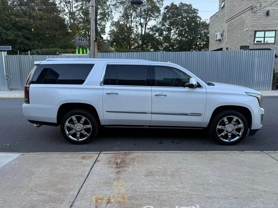2016 Cadillac Escalade 4th Gen - Image 4 of 13