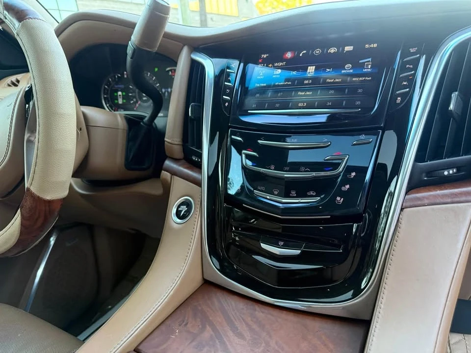 2016 Cadillac Escalade 4th Gen - Image 10 of 13